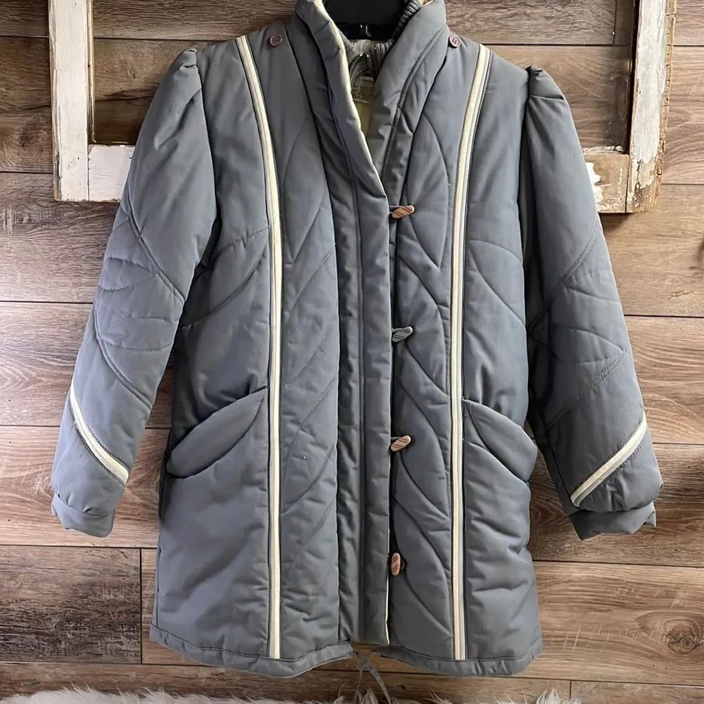 Dawn Puffer Jacket Vintage 90’s, Size 11/12, Gray and White , Winter Coat